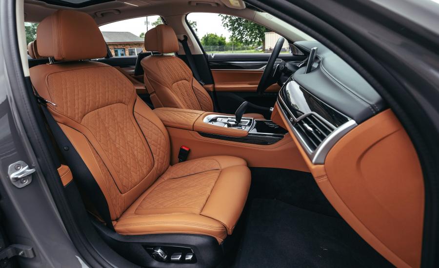 Интерьер BMW 750i xDrive (G11) 2019 года  (NA) (фото 4 из 40)
